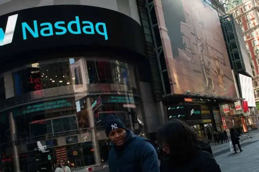 Le Nasdaq a cédé 2,74% à 6.870, 12 points.