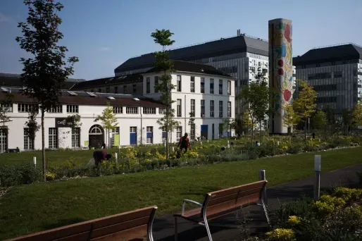 À l'hôpital Necker, dans le 15ème arrondissement de Paris, les curieux seront notamment admis dans la biberonnerie.