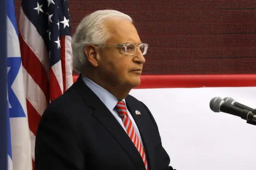 Le cliché du diplomate a fait polémique.