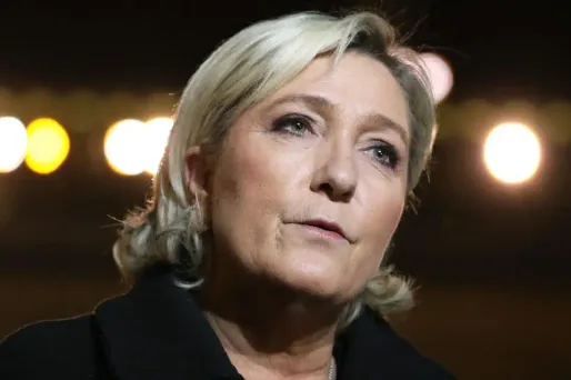 Marine Le Pen fustige "l'injustice" de la politique d'Emmanuel Macron depuis un an