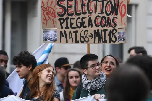 Les étudiants dénoncent le nouveau système censé mettre fin au tirage au sort dans les filières où la demande excède l'offre.