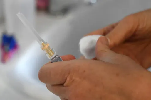 vaccin crédit : FRED TANNEAU / AFP - 1280