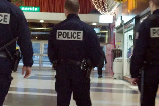 Le policier municipal n'a pu être secouru.