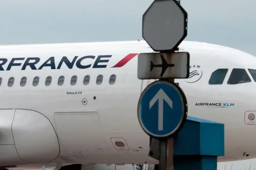 Air France prévoit va assurer la quasi-totalité des vols long courrier lundi.