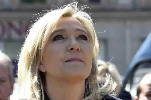Marine Le Pen a estimé mardi que le mouvement radical Génération Identitaire qui mène des actions anti-migrants n'avaient "pas commis de délit".
