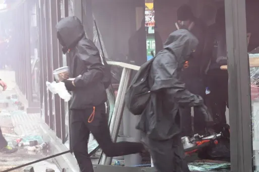 1.200 casseurs avaient réussi à s’infiltrer dans le pré-cortège mardi à Paris.