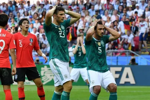 Comme Gomez et Hummels, Adidas peut se prendre la tête à deux mains…