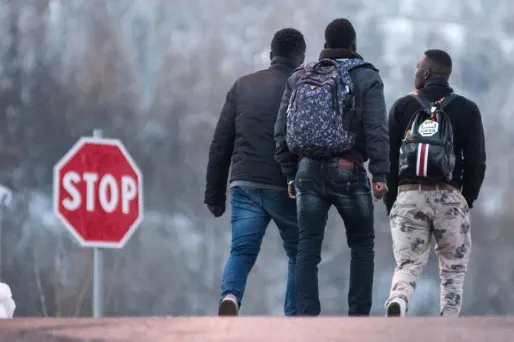 Sur l'accueil des migrants, les Français ont un avis plus partagé.