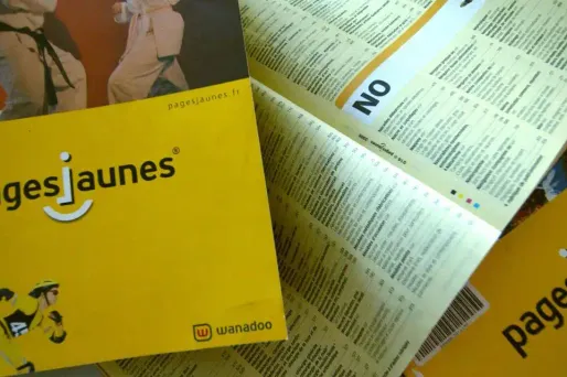 Le groupe SoLocal pourrait aussi cesser l'édition des annuaires papier Pages Jaunes en 2019 ou 2020.
