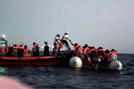 Une dizaine de ces migrants très déshydratés, avaient auparavant été acheminés en priorité à Pozzallo et pris en charge par la Croix rouge italienne (photo d'illustration).