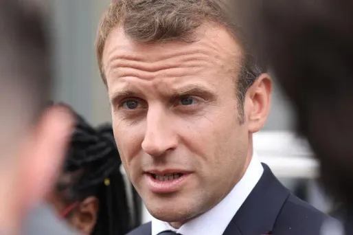 Emmanuel Macron veut désamorcer la crise diplomatique avec l'Italie.
