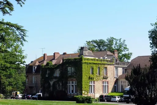 Le château de Clairefontaine, résidence de l'équipe de France de football.