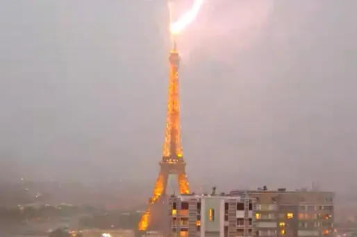 Près de 180.000 impacts de foudre ont touchés la France en mai.
