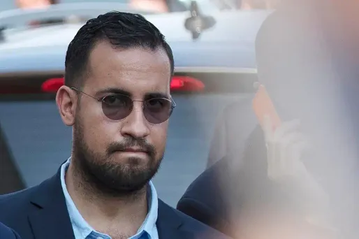 L'ex-conseiller de l'Elysée a été mis en examen pour "violences en réunion"