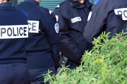 Une fois que le policier s'est rendu compte de son oubli, il est revenu dans l'enseigne mais il était trop tard. Image d'illustration.