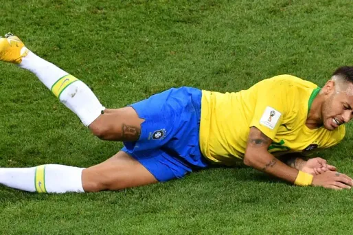 Neymar a été vivement critiqué pour sa propension à tomber après chaque contact pendant la Coupe du monde (photo d'archives).
