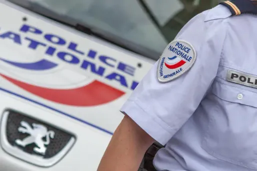 policier, policière, crédit : DGPN - SICOP  - 1280