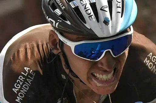 Bardet pavés roubaix tour de france Marco BERTORELLO / AFP 1280