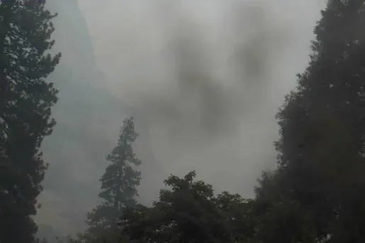 Les pompiers ont fait état de relatives bonnes nouvelles sur l'incendie près du parc national de Yosemite, circonscrit à 30%.