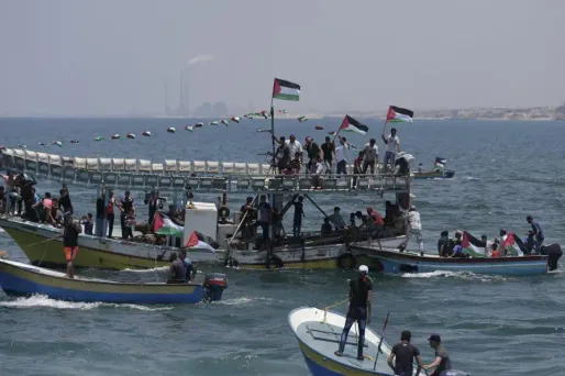 Une flotte avait déjà pris la mer fin mai, puis avait dû faire demi-tour, l'un des bateaux ayant été arraisonné par l'armée israélienne.
