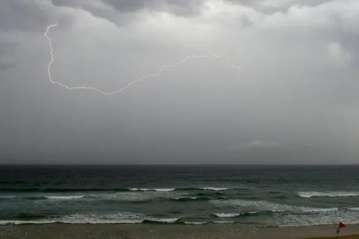 Dans le Sud-Ouest, le ciel sera variable dès le matin et donnera quelques averses.