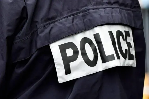 La course poursuite a duré une demi-heure.