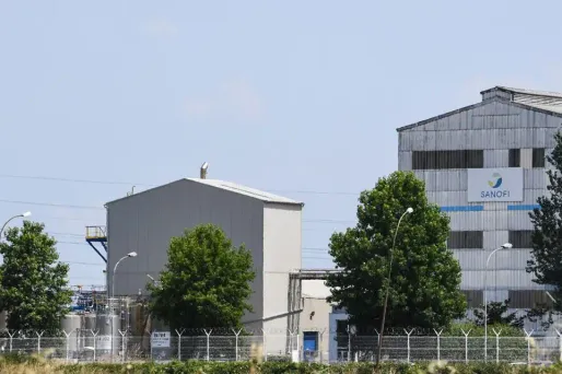 Sanofi a annoncé lundi soir l'arrêt immédiat de la production de son usine chimique de Mourenx, dans les Pyrénées-Atlantiques.