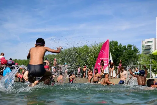 Anne Hidalgo lance Paris Plages, pour deux mois