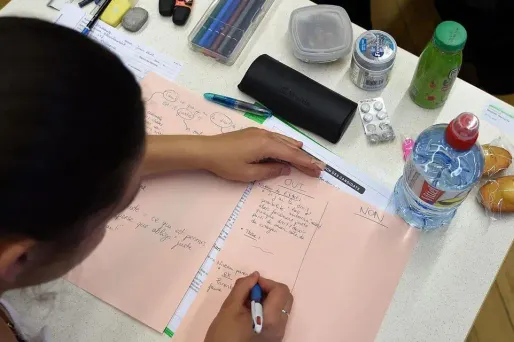 La numérisation permettrait de brasser davantage les copies au moment de leur répartition entre les correcteurs. Image d'illustration.