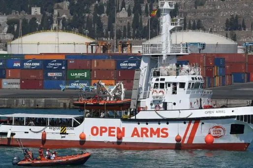 "Nous n'avons pas sauvé 60 personnes, nous en avons laissé mourir" d'autres "et d'autres mourront dans les prochains jours", a déclaré le fondateur de l'ONG.