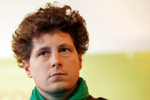 Julien Bayou reconnait "des objectifs intéressants" dans le plan.