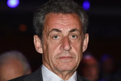 "Dans tous les gouvernements, il y a des gens qui démissionnent, il y a des gens qui abandonnent", a réagi Nicolas Sarkozy.
