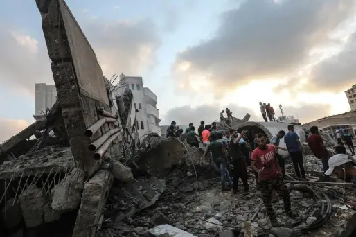 La frappe a atteint un bâtiment abritant un centre culturel et d'autres bureaux.