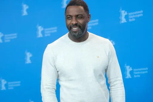 Lauréat d'un Golden Globe pour "Luther", Idris Elba a été révélé dans la série télé criminelle "The Wire".