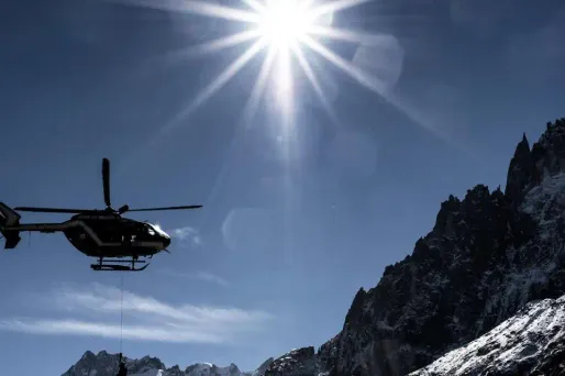 PGHM, hélicoptere, Mont-Blanc crédit : JEFF PACHOUD / AFP - 1280