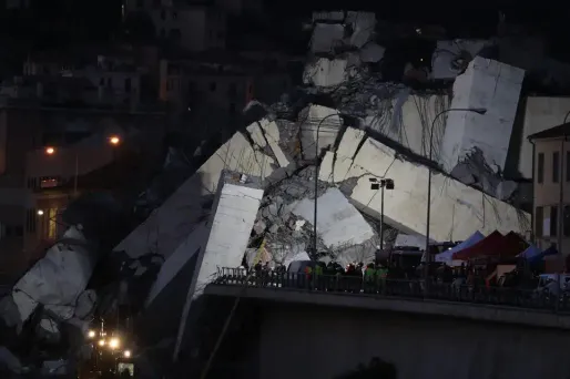 Viaduc pont gênes italie nuit secouristes 1280 Valery HACHE / AFP