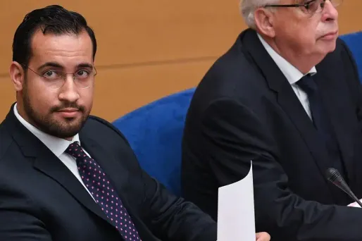 Alexandre Benalla, ici lors de son audition au Sénat mercredi, a assuré qu'il n'était pas le garde du corps d'Emmanuel Macron.