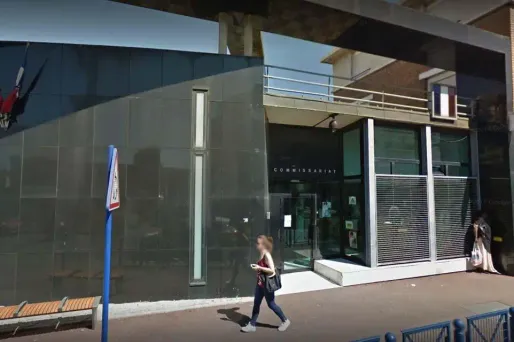 Le jeune homme était tout proche du commissariat lorsqu'il s'est pris un coup de couteau (image d'illustration).