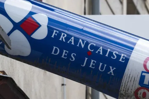 "Plus de 100 millions de tickets éphémères seront disponibles dans les 30.800 points de vente FDJ et en ligne sur Fdj.fr", a annoncé la FDJ.