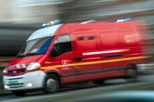 Légèrement blessé, le conducteur de la voiture a été transporté à l'hôpital. (Photo d'illustration)