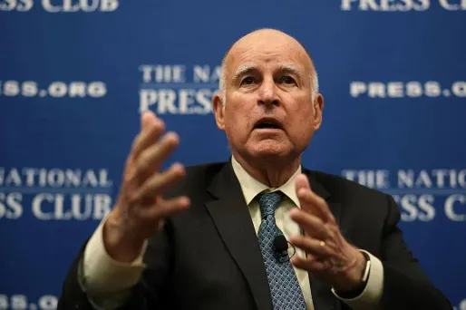 Le gouverneur de Californie Jerry Brown a ratifié une loi adoptée par les élus de l'État.