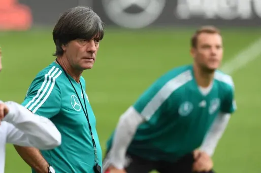 Joachim Löw à l'entraînement avec l'équipe d'Allemagne (1280x640)