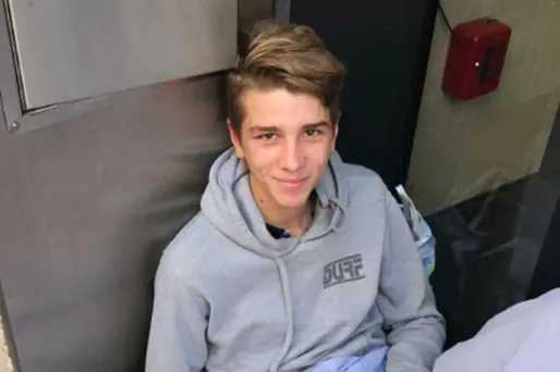 Le jeune homme de 18 ans était déjà connu des services de police pour une vingtaine de vols, selon les informations du "Point".