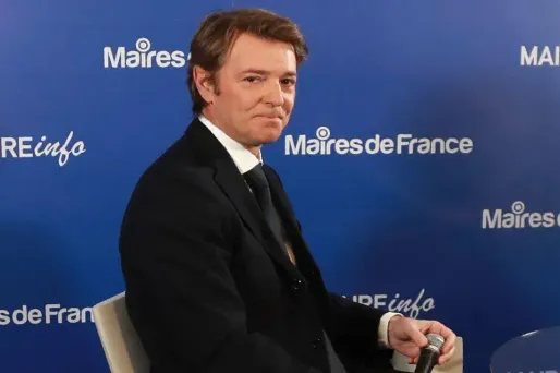 Dans une interview au JDD, le président de l'Association des maires de France, François Baroin affirme qu'Emmanuel Macron a donné "les pleins pouvoirs à la haute administration".