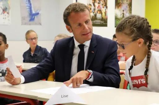 Le chef de l'État a inauguré dans l'après-midi le nouvel internat du collège.