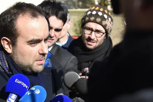 Sébastien Lecornu estime que Hulot n'était "pas préparé" à la vie politique.