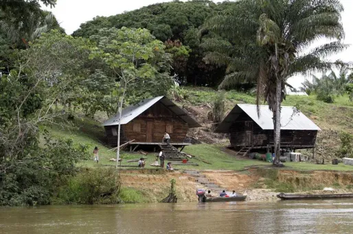 350 pirogues navigueraient quotidiennement sur le fleuve pour le transport de passagers côté guyanais. Image d'illustration.