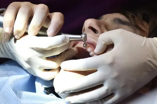 Sur les quatre praticiens concernés, un seul exerce encore à Chalon. (image d'illustration)