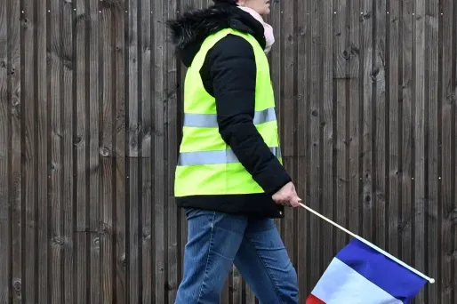 "Gilets jaunes" : plus d'un million de signataires pour la pétition contre la hausse des prix du carburant