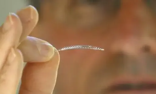 Dans un courrier, les élus communistes soulignent que l'enquête des médias internationaux a révélé "un scandale sanitaire mondial".